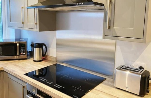 Sheldon Casa | Beautiful Home, BHX Airport, Nec, King Size Beds