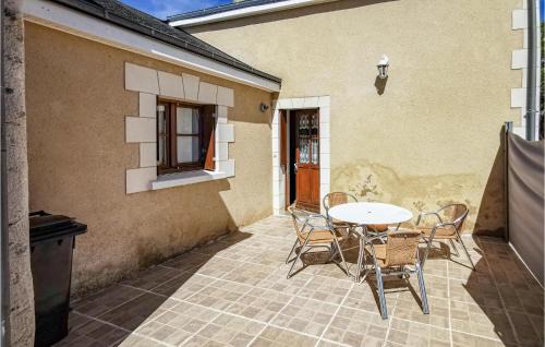 Chateau-la-Valliere Casa | Beautiful Home In Château-La-Vallière