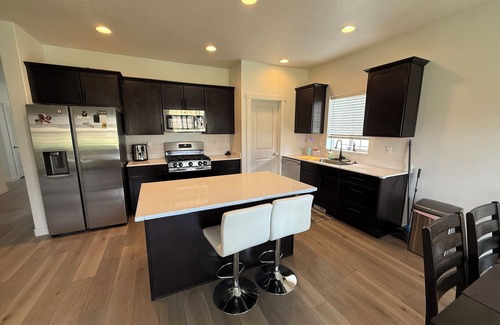 Eagle Mountain Casa | Beautiful Home in Eagle Mountain / 4bedroom, WIFI , AC
