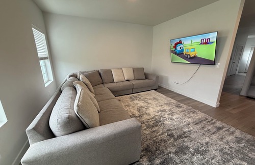 Eagle Mountain Casa | Beautiful Home in Eagle Mountain / 4bedroom, WIFI , AC