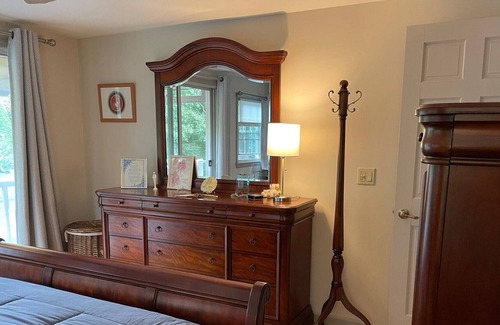 New Haven Casa | Beautiful home in a quiet neighborhood w/hotub