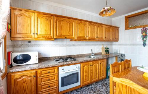 Abades Casa | Beautiful Home In Abades With Wifi
