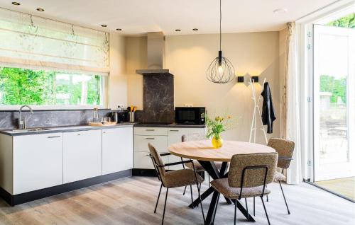 Nieuw-Bergen Casa | Beautiful Home In Afferden With Wifi