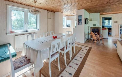 Bastad Casa | Beautiful Home In Båstad With Sauna
