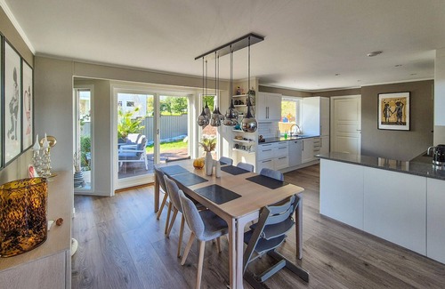 Loddefjord Casa | Beautiful home in Bjørøyhamn with house sea view