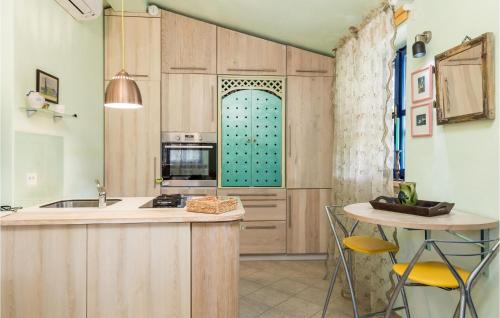 Sveti Ivan Dobrinjski Casa | Beautiful Home In Dobrinj With Wifi