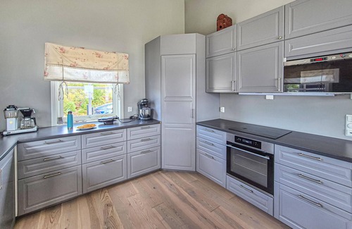 Fitjar Casa | Beautiful home in Fitjar with house sea view