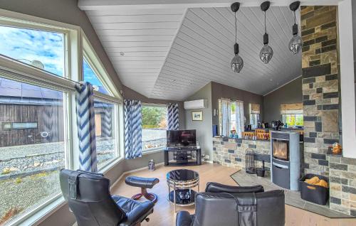 Fitjar Casa | Beautiful Home In Fitjar With House Sea View