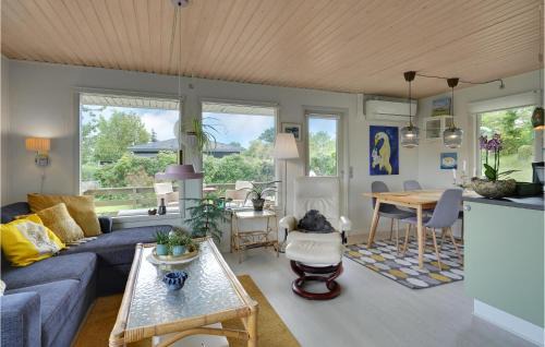 Haarby Casa | Beautiful Home In Haarby With Kitchen