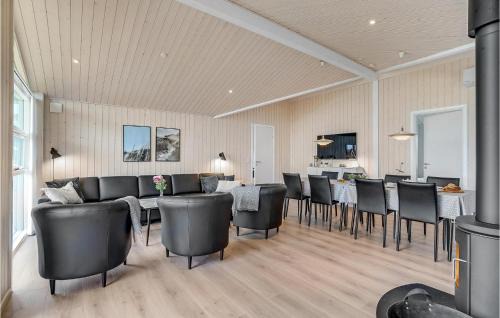 Odde Casa | Beautiful Home In Hadsund With Sauna