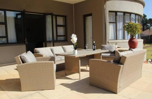 Houghton Estate Villa | Beautiful Home in Houghton