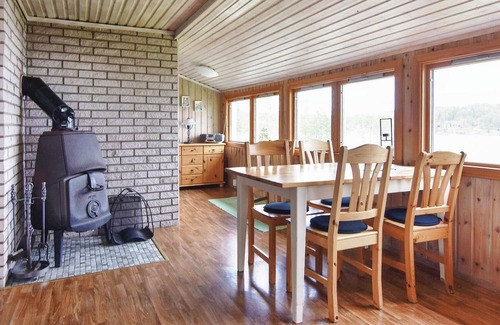 Klassbol Casa | Beautiful Home in Klässbol With 2 Bedrooms and Wifi