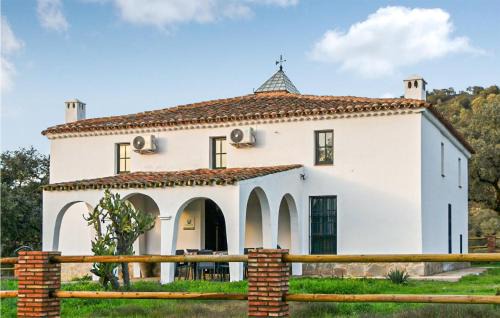 La Nava Casa | Beautiful Home In La Nava With Kitchen