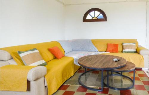 La Nava Casa | Beautiful Home In La Nava With Kitchen