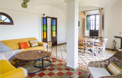 La Nava Casa | Beautiful Home In La Nava With Kitchen