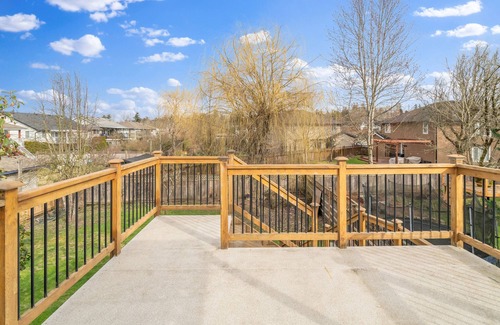 Langley Casa | Beautiful Home in Langley with Huge Patio
