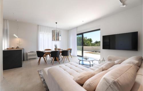 Jakisnica Casa | Beautiful Home In Lun