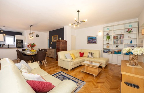 Istok Casa | Hermosa casa en Makarska con cocina.