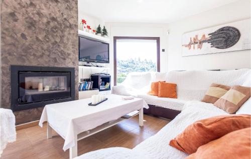 Cómpeta Casa | Beautiful Home In Malaga With Wifi