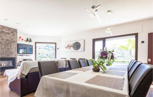 Cómpeta Casa | Beautiful Home In Malaga With Wifi