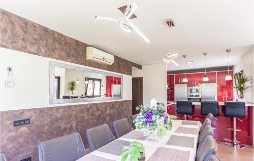 Cómpeta Casa | Beautiful Home In Malaga With Wifi