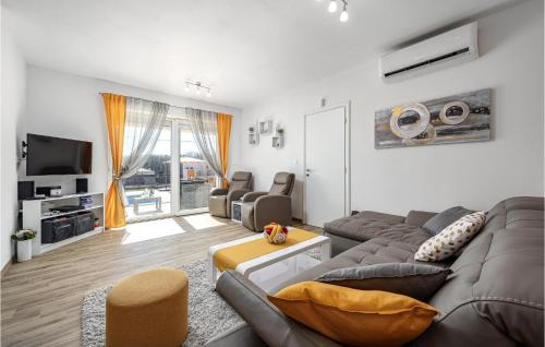 Nedescina Casa | Beautiful Home In Nedescina