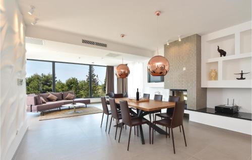 Omis Casa | Beautiful Home In Omis With Sauna