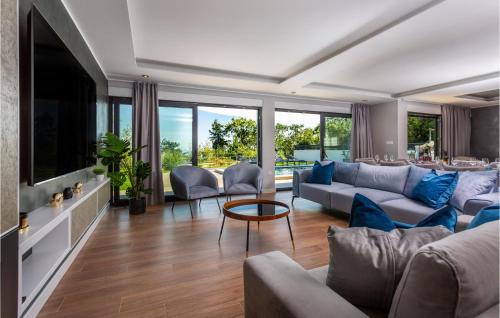 Opric Casa | Beautiful Home In Opric With Wifi