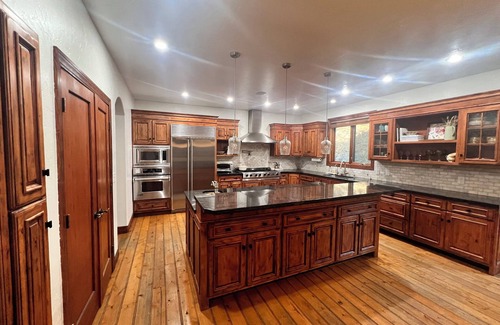 Lakeview Casa | Beautiful Home in Orem, Utah