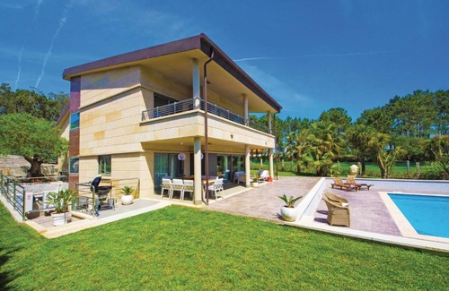 Montalvo Casa | Beautiful Home In Pontevedra With 4 Bedrooms, Private Swimming Pool And Swimming Pool