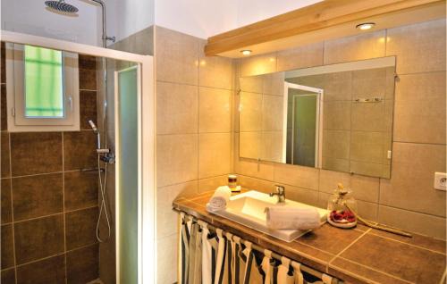 Raphele-les-Arles Casa | Beautiful Home In Raphèle-Lès-Arles