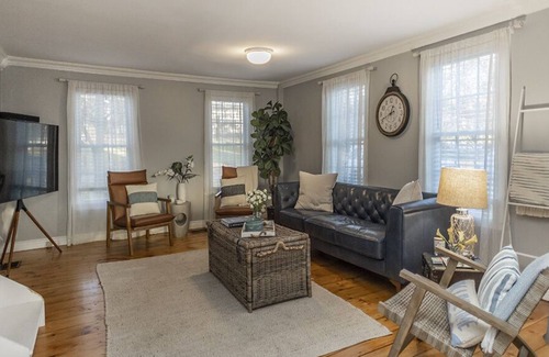 Skaneateles Casa | Beautiful Home in Skaneateles. Walking distance to Restaurants, Bars & the Lake!