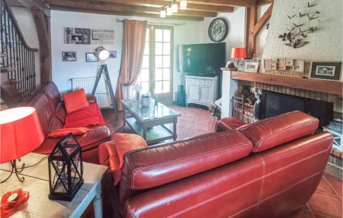 Sainte-Anne-sur-Brivet Casa | Beautiful Home In Salbris