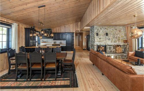 Sjusjoen Casa | Beautiful Home In Sjusjøen With Kitchen