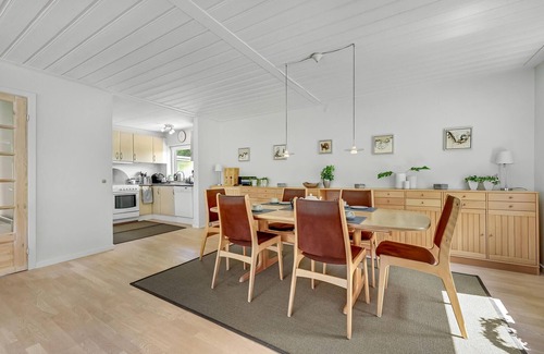 Store Kongsmark Casa | Hermosa casa en Slagelse con cocina.