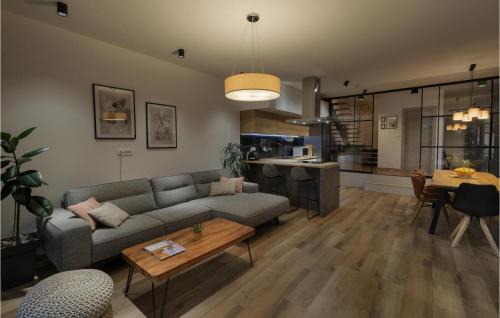 Komarna Casa | Beautiful Home In Slivno With Wifi