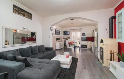 Srinjine Casa | Beautiful Home In Srinjine With Sauna