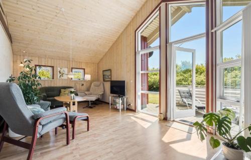Skaven Strand Casa | Beautiful Home In Tarm With Wifi