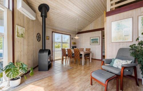 Skaven Strand Casa | Beautiful Home In Tarm With Wifi