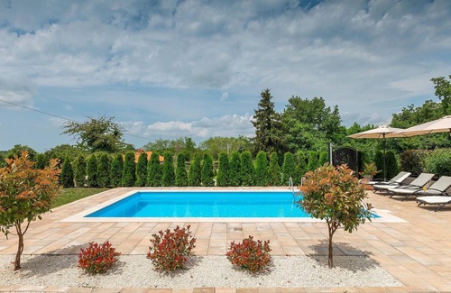 Tinjan Casa | Hermosa casa en Tinjan