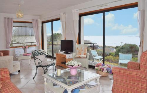 Trelevern Casa | Beautiful Home In Trélévern With Wifi