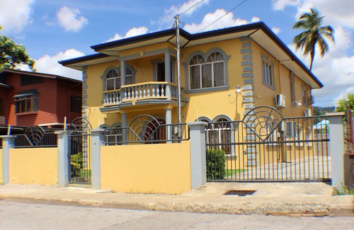 Success Casa | HERMOSA CASA EN EL PUERTO DE ESPAÑA TRINIDAD