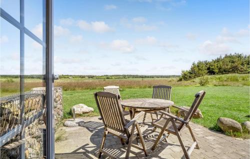 Øhuse Casa | Beautiful Home In Ulfborg With Kitchen