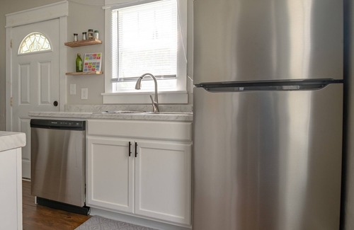 Terry Sanford Casa | Beautiful home in a peaceful neighborhood centrally located in Fayetteville.