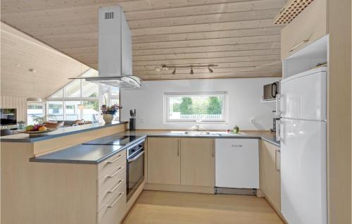 Marielyst Casa | Beautiful Home In Væggerløse With Sauna