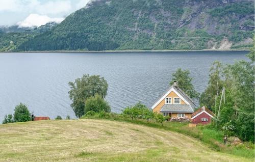 Jolster Casa | Beautiful Home In Vassenden