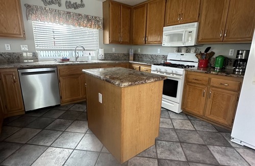 Fontana Casa | Beautiful Home, Insurance, Ltr, Str, Corporate, Last Minute Travel