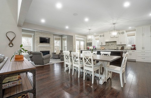 Butte Des Morts Casa | Beautiful Home in Oshkosh