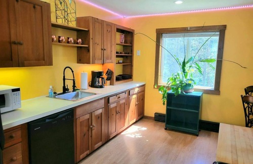 Warren Casa | Beautiful home located in the Mad River Valley