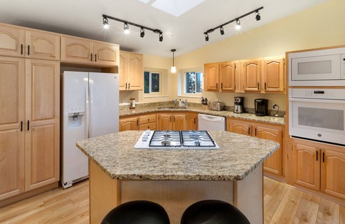 Roche Harbor Casa | Beautiful Home near Roche Harbor! (QPR)